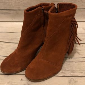 Tom’s Lunata Booties